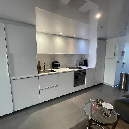 Апартаменты Modern And Luxurious Two Bedroom *